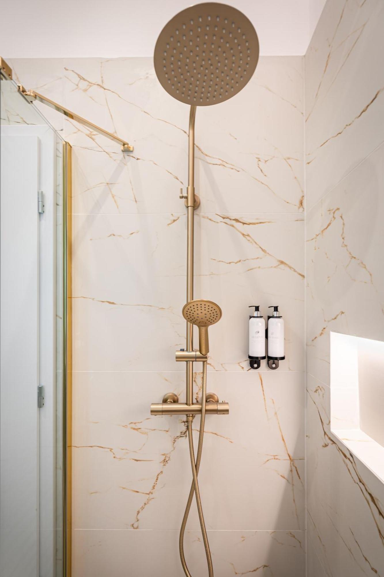 K51 - Kiraly Boutique Residence - Best Location By Bqa Budapest Eksteriør billede